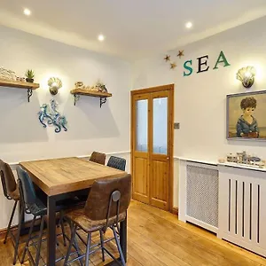  Holiday home Sea Urchin United Kingdom